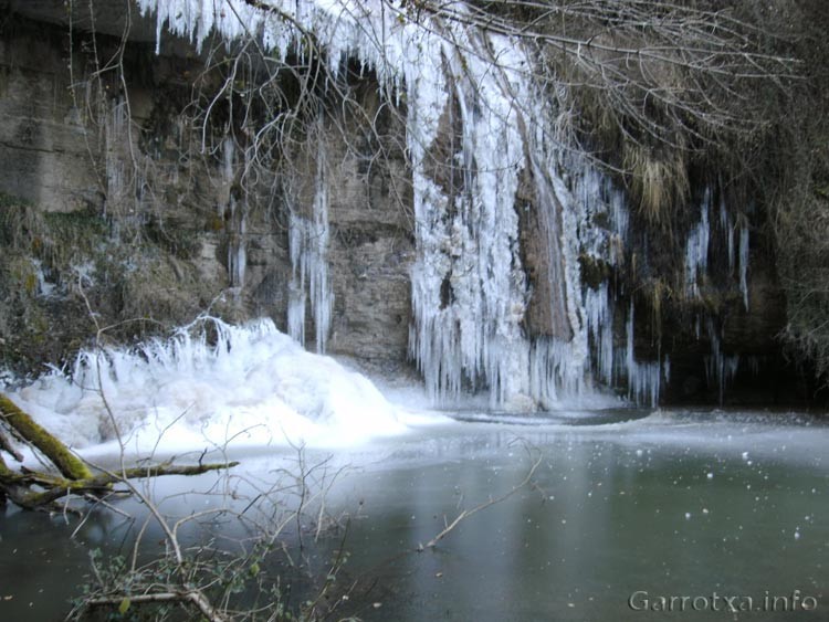 004 El salt del roure glasat